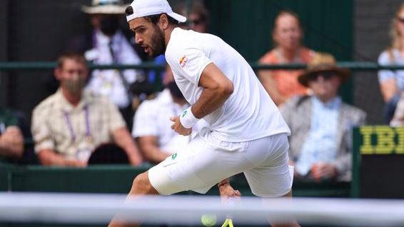 Berrettini spaventa il cannibale Djokovic Nole rimonta, Matteo ha vinto comunque