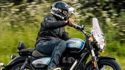 Royal Enfield, rinasce il mito Meteor 350 la cruiser per tutti