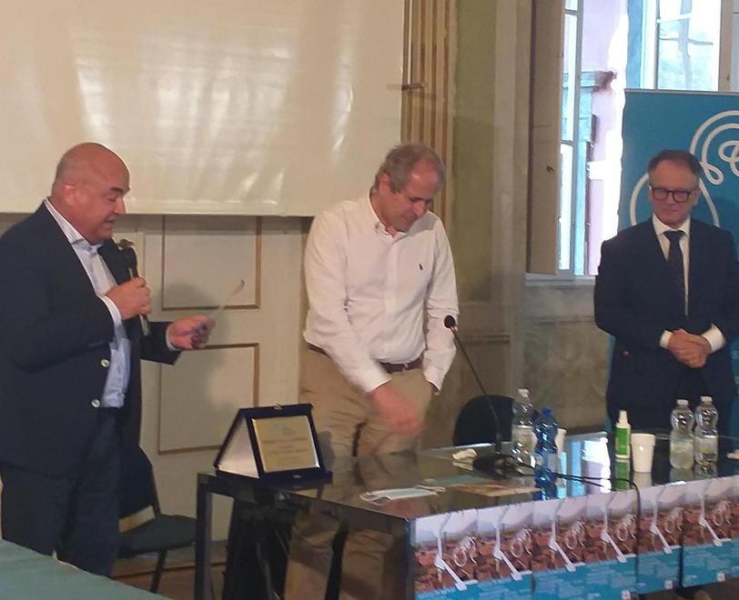 Crisanti e Pietrini non hanno dubbi: l’unica arma contro il virus è il vaccino 