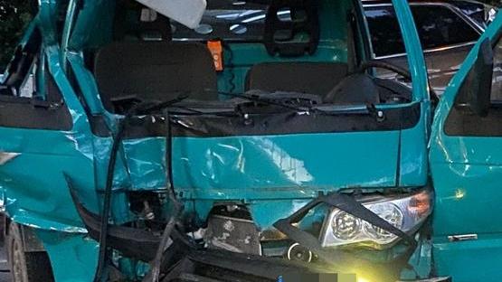 Con l’Ape rubata contro le auto in sosta ferito e denunciato 31enne piombinese