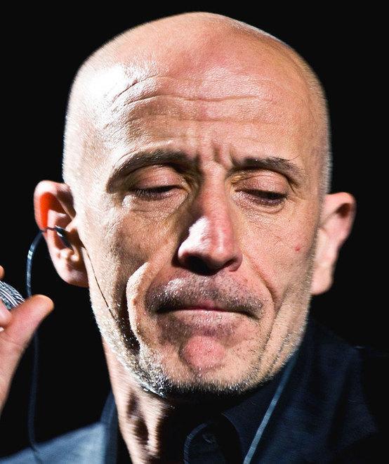 Peppe Servillo “dà voce” a cani, gatti, asini e lucertole 