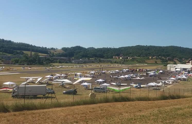 Fiera all’aeroporto, che show: 1.400 tra atterraggi e decolli 