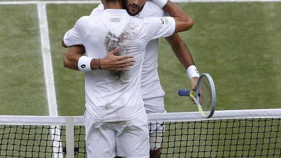 Berrettini spaventa il cannibale Djokovic Nole rimonta, Matteo ha vinto comunque