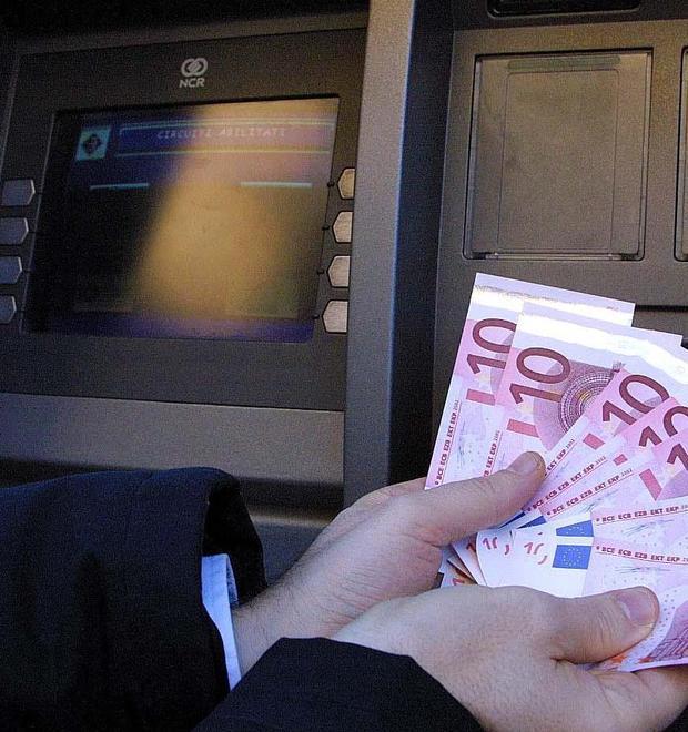 Ferrara, nuova truffa del bancomat scoperta dalla polizia 