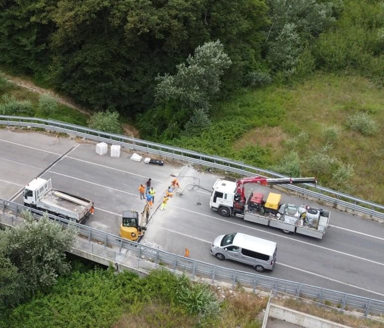 Macchinari bloccati in Autosole, slitta l’apertura 