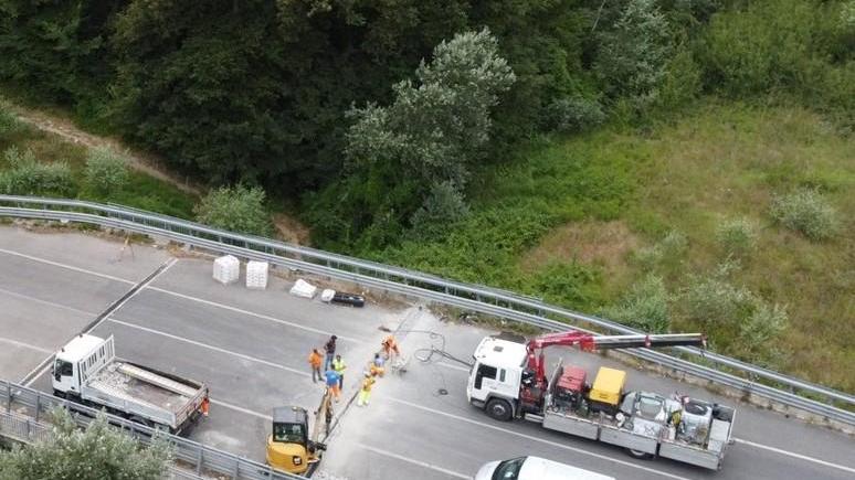 Macchinari bloccati in Autosole, slitta l’apertura