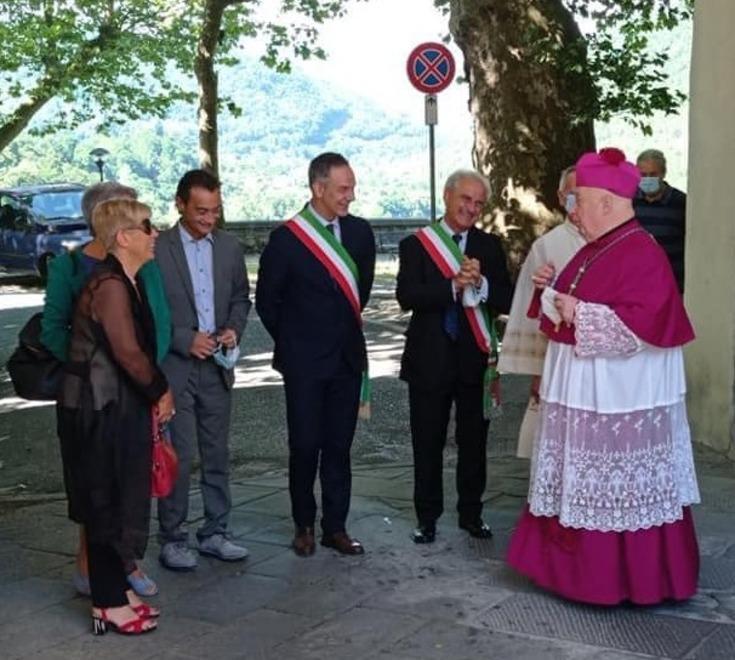 Prelati, autorità, militari e fedeli alla festa della santa patrona