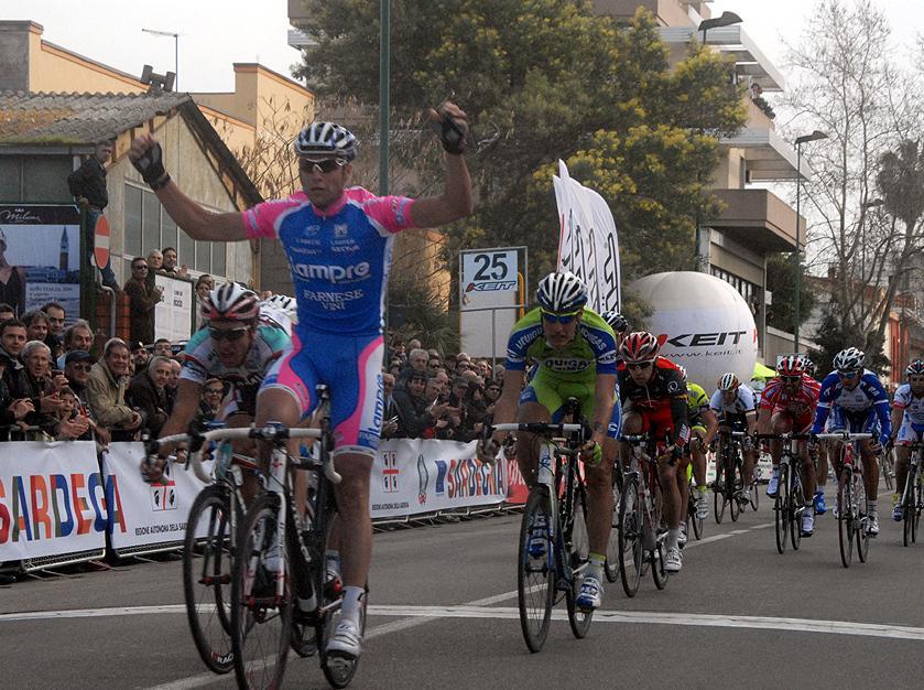 Rivoluzione del traffico per l’arrivo della carovana