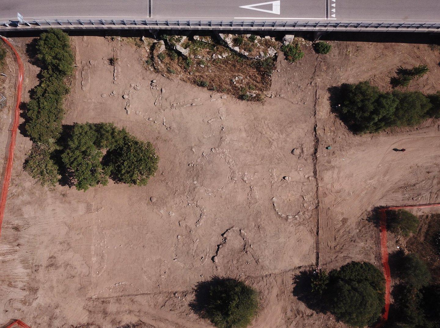 Archeologi al lavoro per riportare alla luce il nuraghe Belveghile