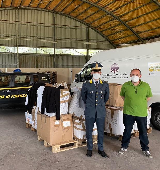 Donati alla Caritas 1.400 abiti sequestrati per contraffazione