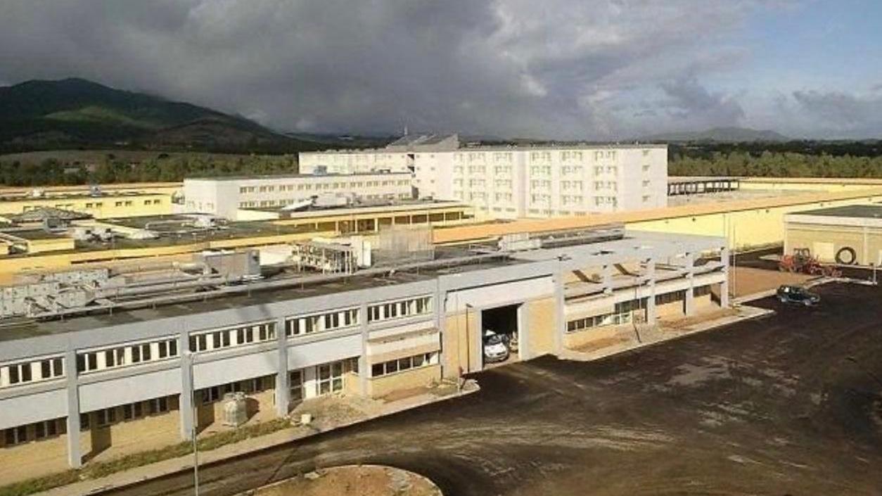 Rissa fra detenuti nel carcere di Uta: ferito un agente