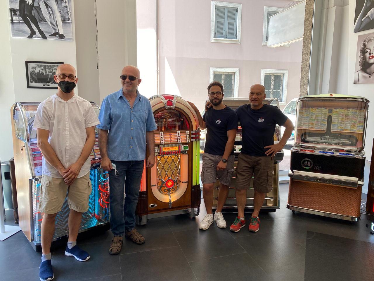I juke box della terrazza luminosa