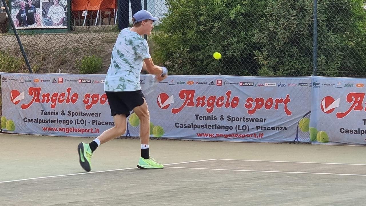 Jannik Sinner torna al Tennis camp Isola d’Elba