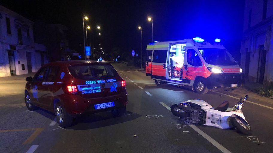 Scontro, due ragazzi feriti
