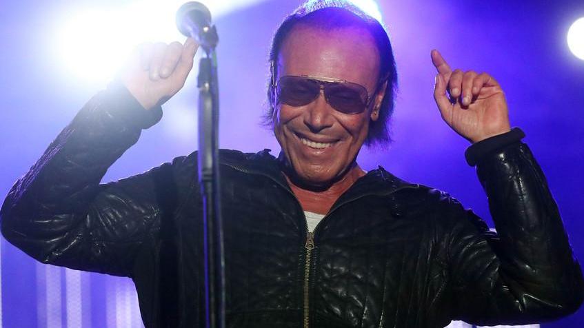 Venditti protagonista del Summer Festival Il cantautore live a Ferrara in unplugged