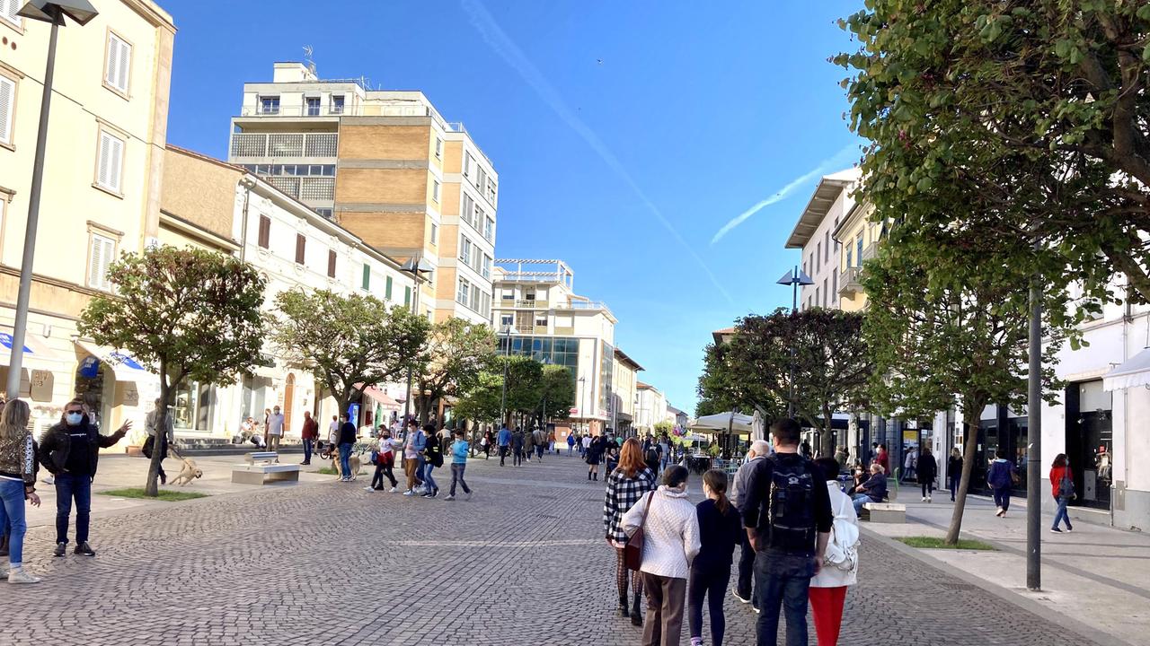 Una foto di corso Matteotti (Foto Michele Falorni/Silvi)