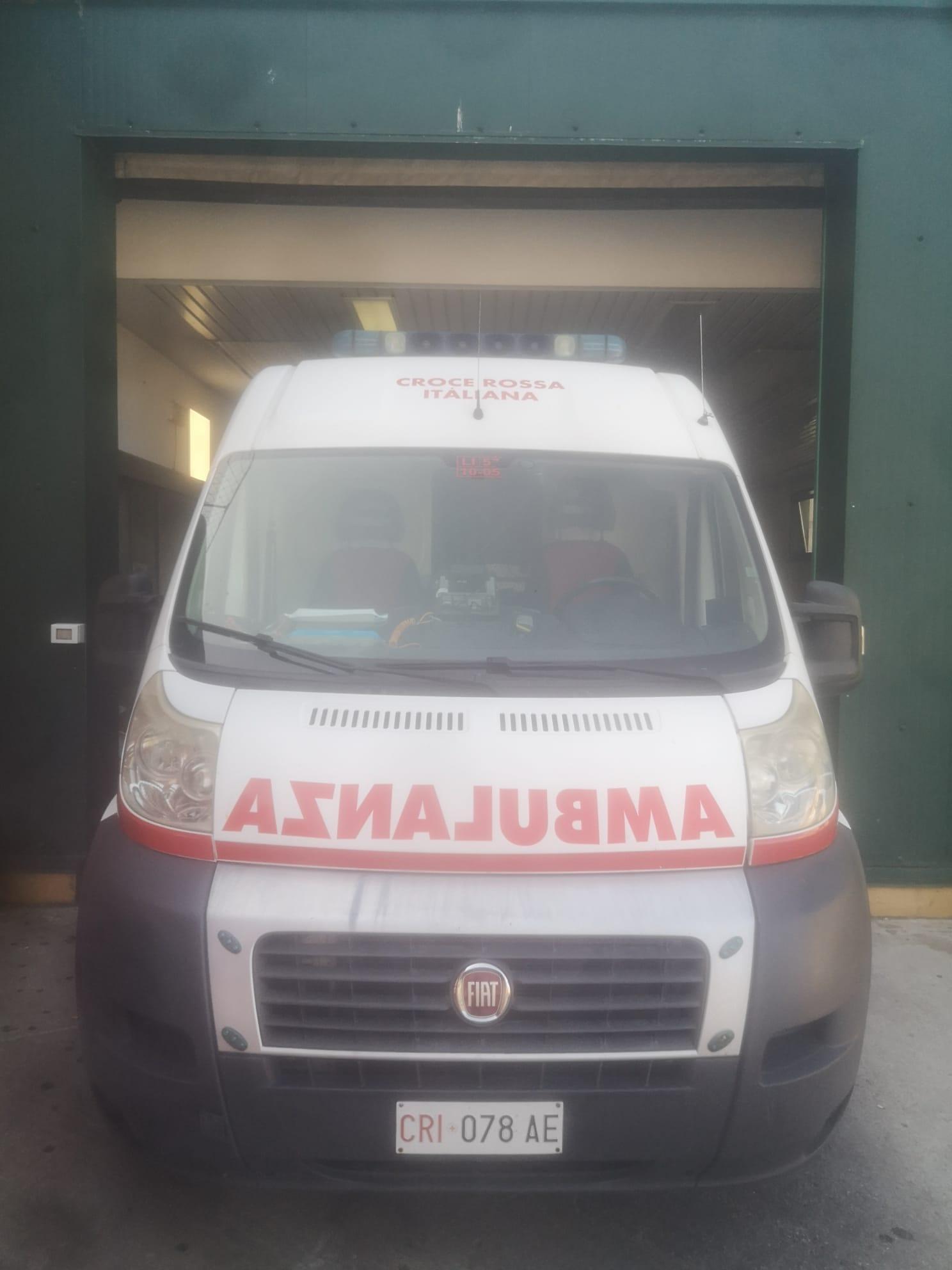 Un'ambulanza della Croce rossa italiana (foto d'archivio)