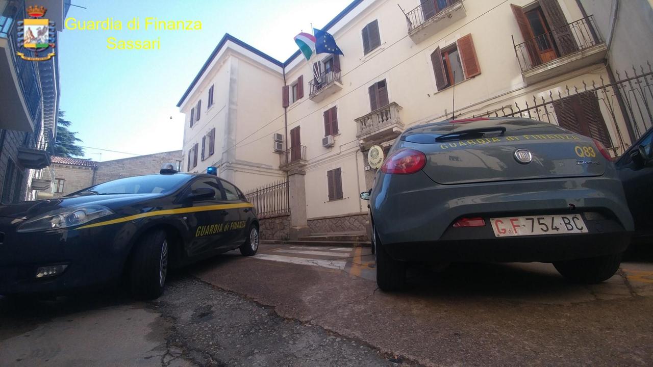 Calangianus, finanziamenti Ue per il sughero: 14 persone accusate di truffa