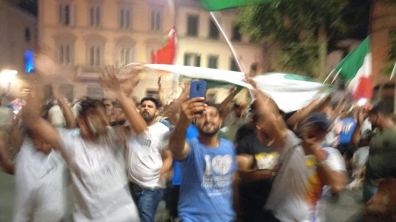 I festeggiamenti per la vittoria dell'Italia agli Europei di calcio