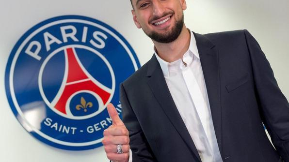 Gianluigi Donnarumma nel suo primo giorno nella "casa" del Psg