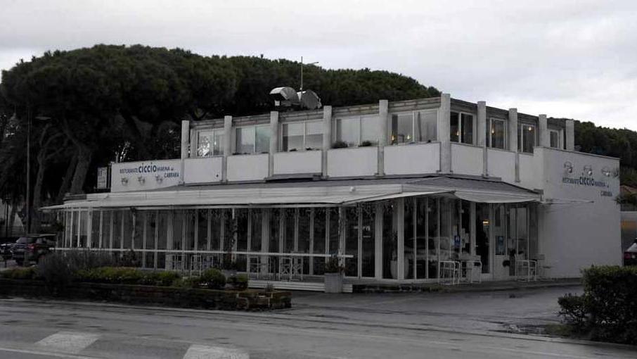 Ruba champagne da Ciccio: la polizia lo trova in 24 ore