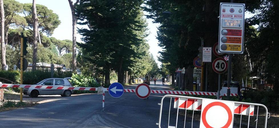 Allerta meteo e viale chiuso La protesta di turisti e gestori dei chioschi 