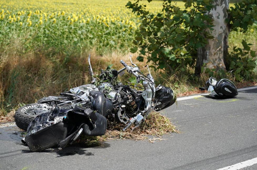 Morto in moto sull'Arnaccio, l'automobilista senza patente e assicurazione