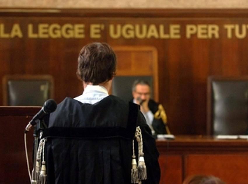Falsi permessi di soggiorno ai cinesi: processo lungo, scatta la prescrizione per 79 indagati