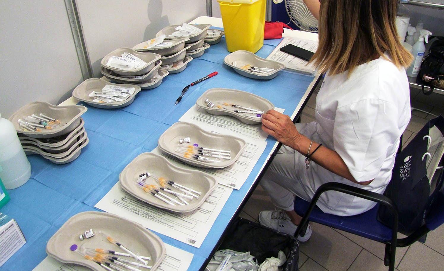 Ferrara, nella sanità in 900 ancora senza vaccino