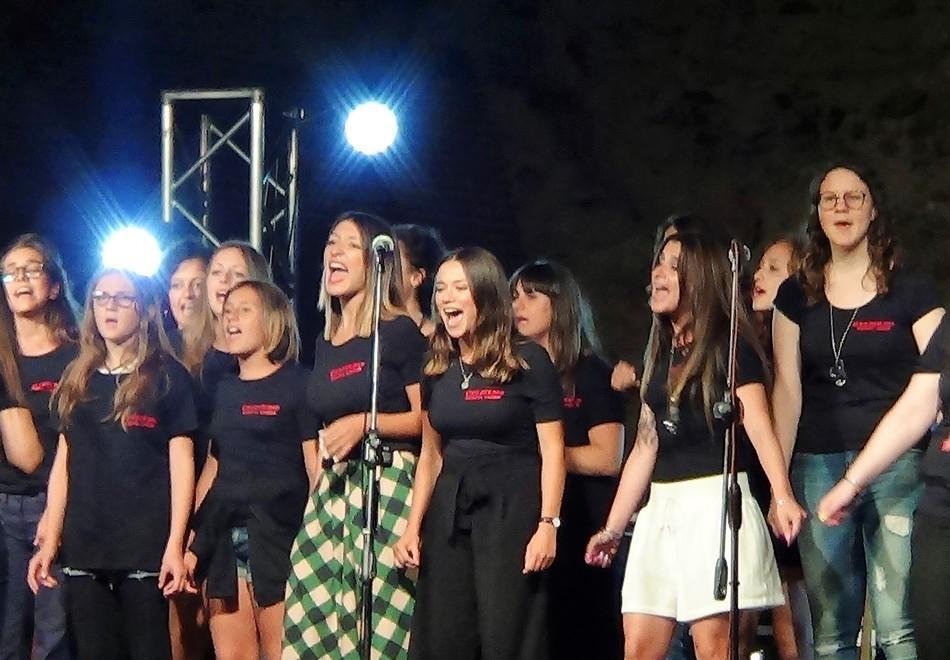 Un gruppo di allievi della Crossroad Music Lab, stasera, venerdì 16, di scena al piazzale d’Alaggio per 20Eventi