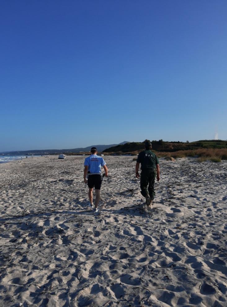 Commercio abusivo sulle spiagge di Rosignano, sequestrati carrelli e bigiotteria