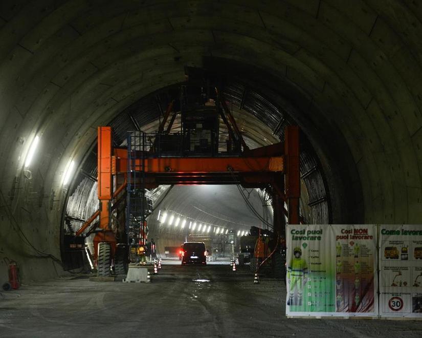 Autosole, ecco le tre corsie che “stappano” l’Italia: viaggio nel cantiere dell’ultimo tratto - Video