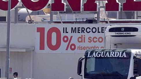 Chiusi 90 negozi e pochissimi turisti: è l’anno più nero