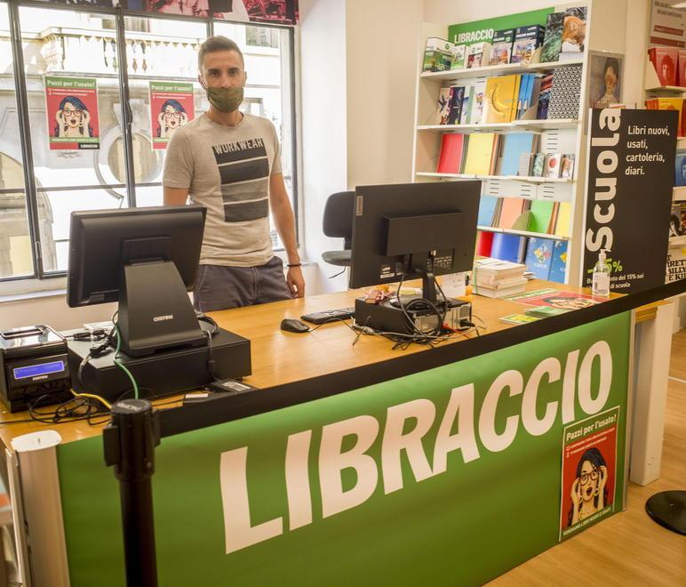 Libri di scuola nuovi e usati il Libraccio sbarca a Livorno
