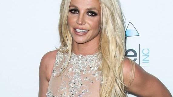 Britney Spears attacca «Denuncerò mio padre, mi tiene prigioniera»
