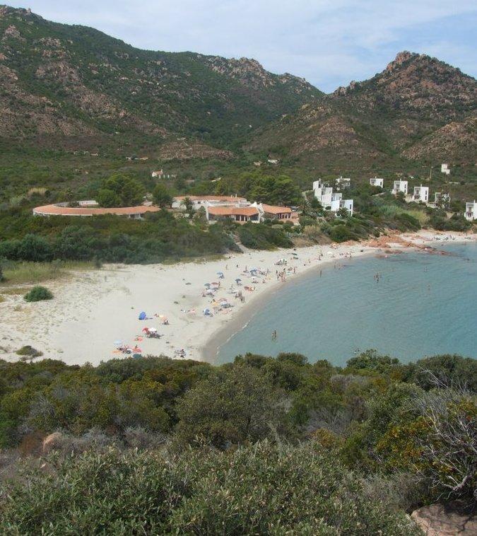 Scatta il numero chiuso nella spiaggia di Su Sirboni 