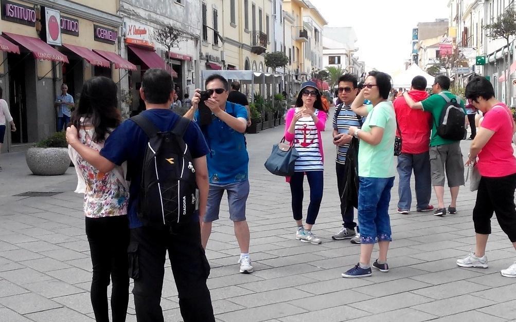 Isola pedonale bloccata È polemica sulla litoranea 