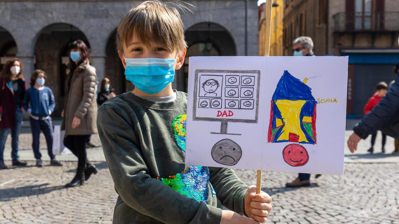 A scuola vaccinati? Per Giani sì ma i pediatri non sono convinti