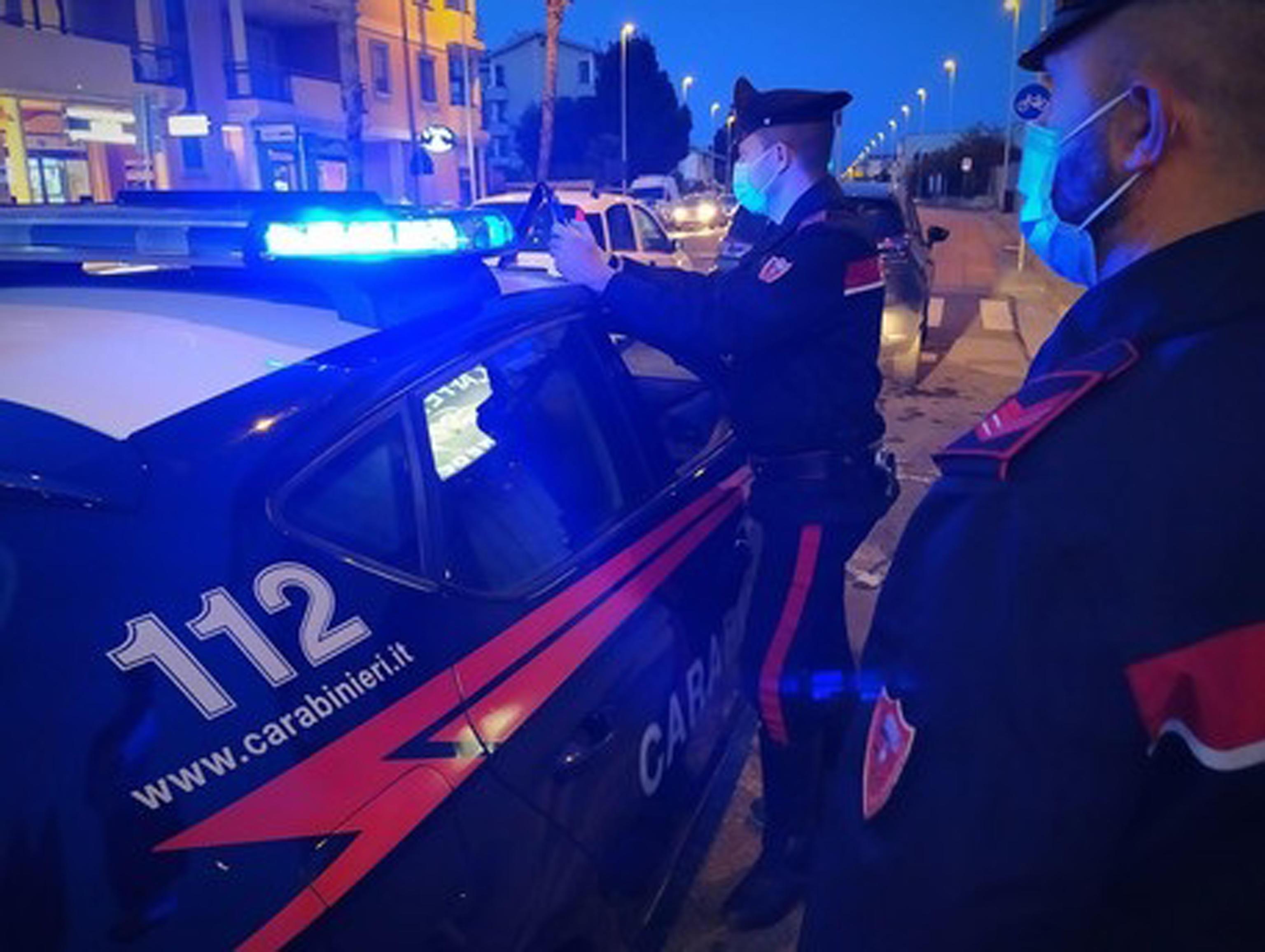 Pontelangorino, minaccia i carabinieri: denunciato ventenne ubriaco