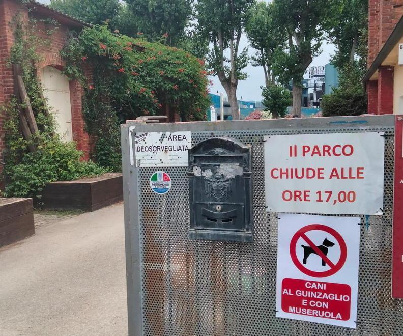 Cani al Pucciniano solo con museruola, ma la legge non la prevede se sono al guinzaglio