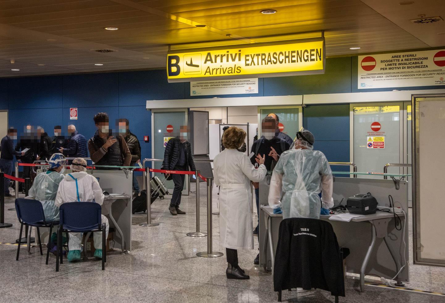 Covid, Solinas: "Per gli arrivi dai paesi a rischio la Sardegna deve ancora provvedere da sé"