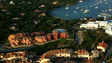 Vacanza amara in Costa Smeralda: turista derubato di tremila euro