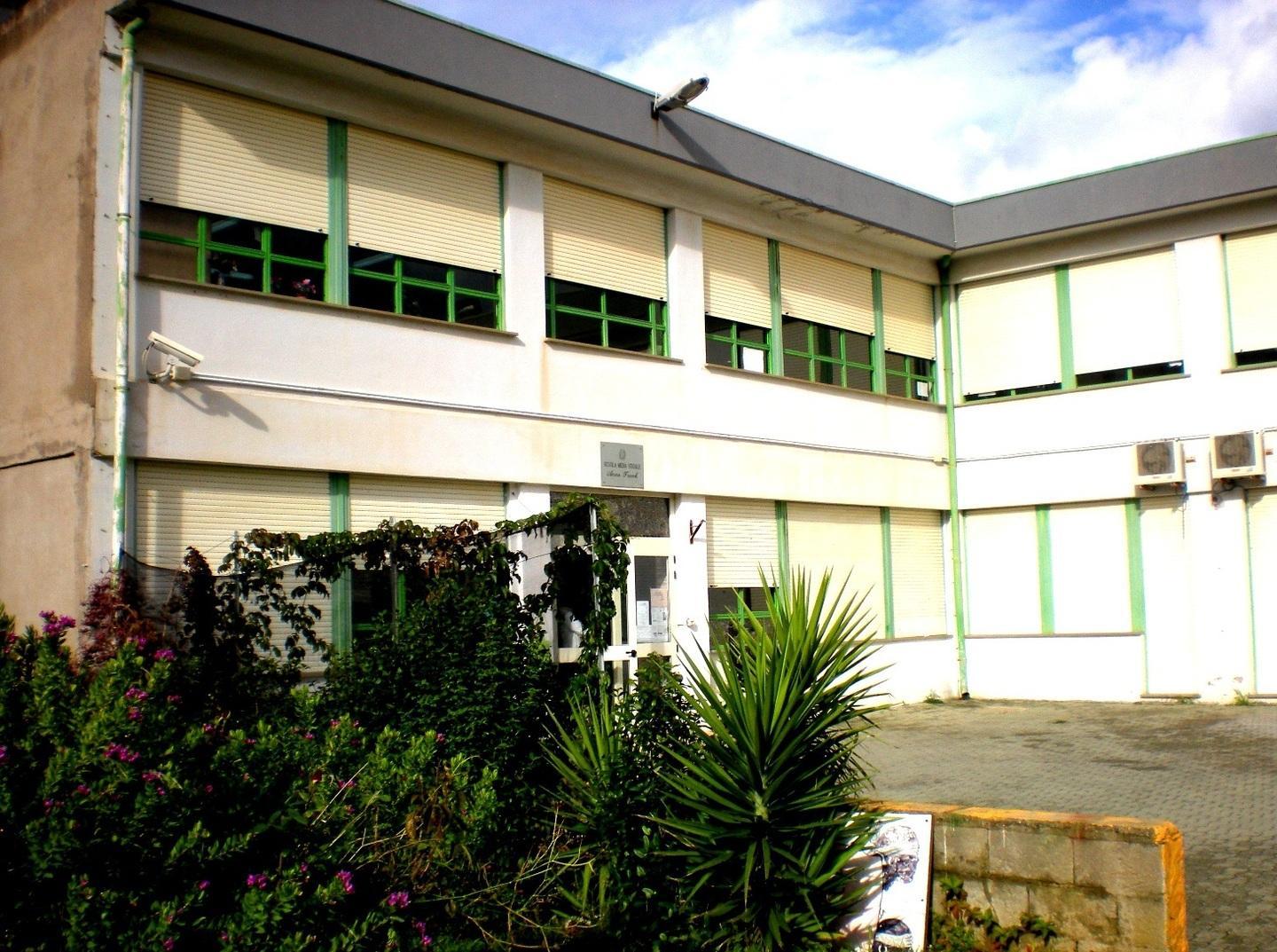 La media “Il Brunelleschi” avrà nuovi infissi 