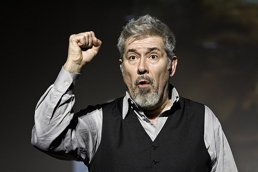 Alessandro Benvenuti in scena stasera, domenica 18, accanto Graziano Salvadori e Katia Beni altri protagonisti della rassegna