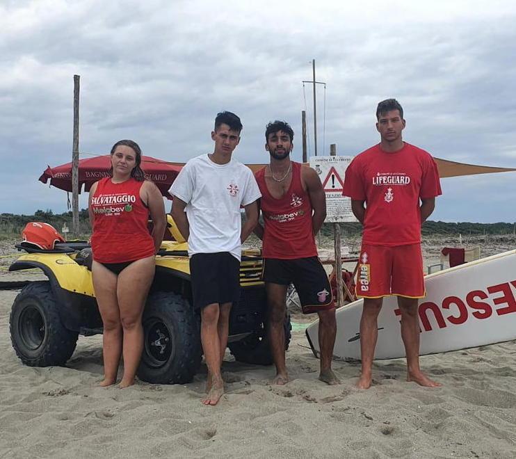 Tre ragazze in difficoltà soccorse dai bagnini a Marina di Vecchiano