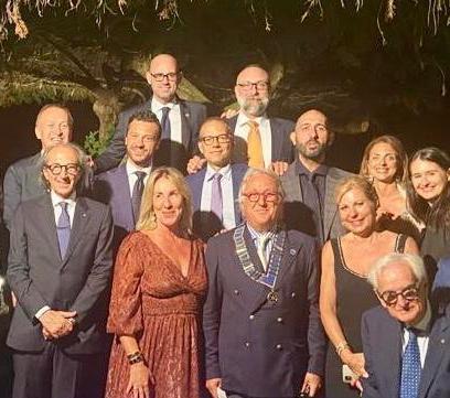 Rotary Est Passaggio di “collare” e service