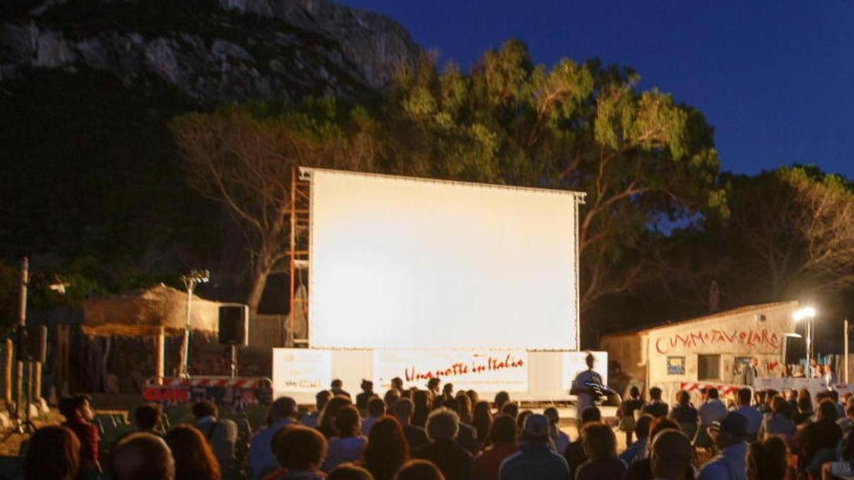 Exploit di “Sul più bello” Per il film rivelazione due sequel e la Bertè
