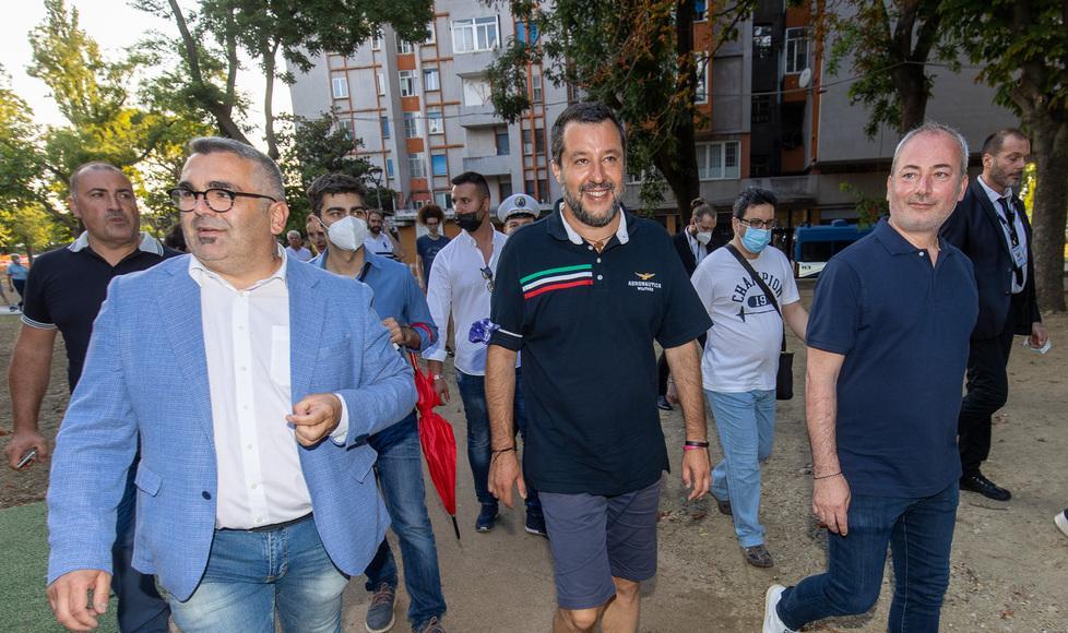 Salvini in tour nella Gad “libera”: «Ferrara rinata esempio per tutti» 