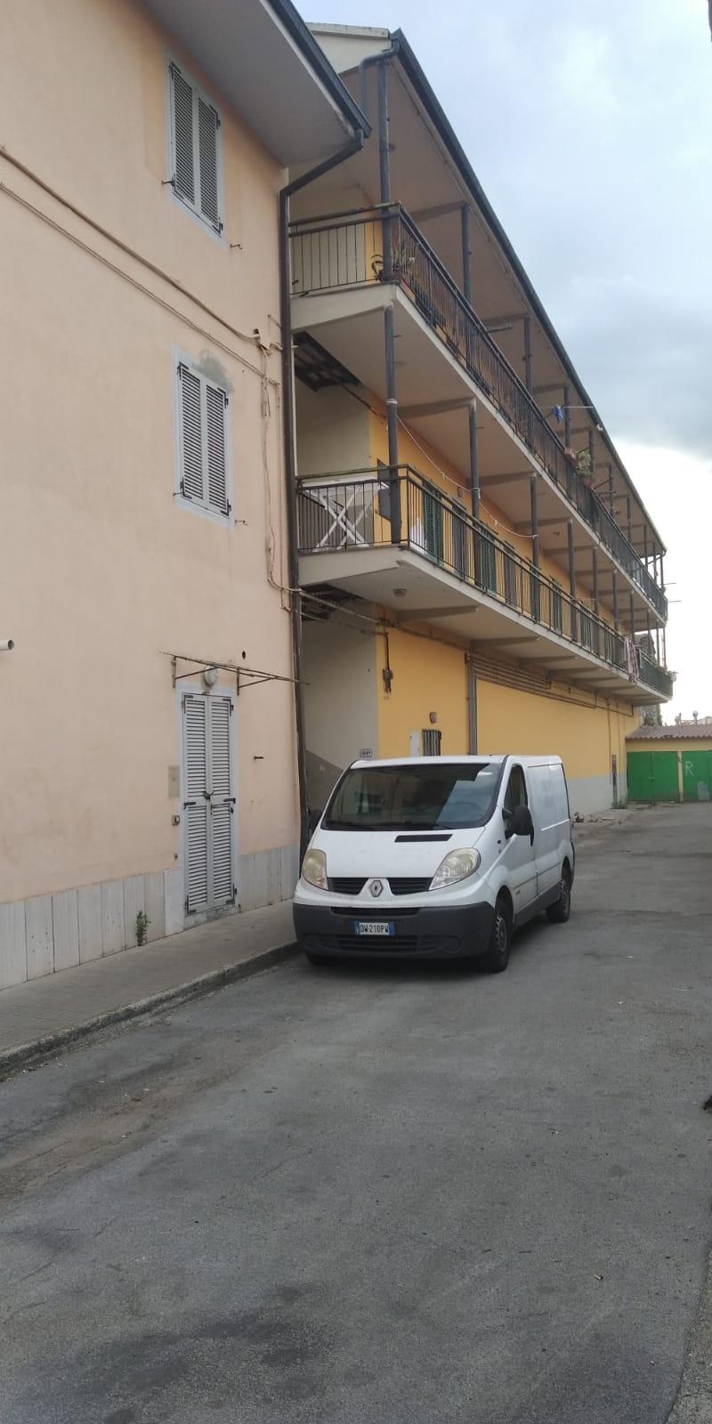 Il condominio di via Cesare Battisti a Monsummano