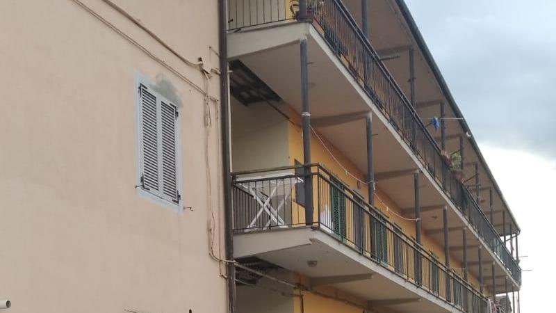 Il condominio di via Cesare Battisti a Monsummano